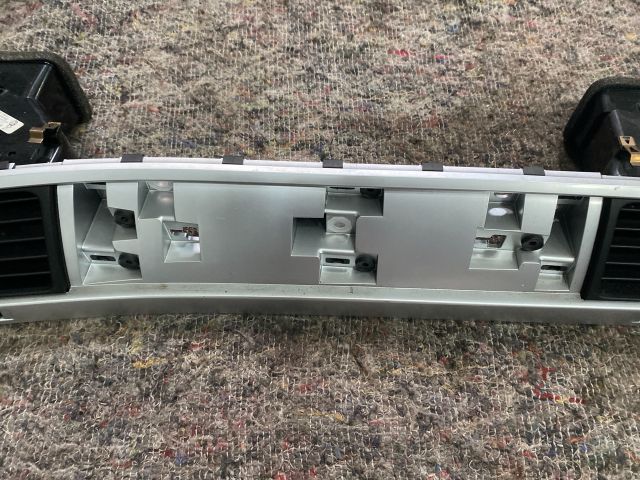 bontott VW TOUAREG Középső Műszerfal Díszléc