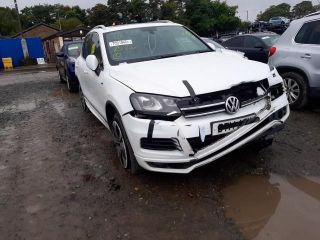 bontott VW TOUAREG Középső Szellőző