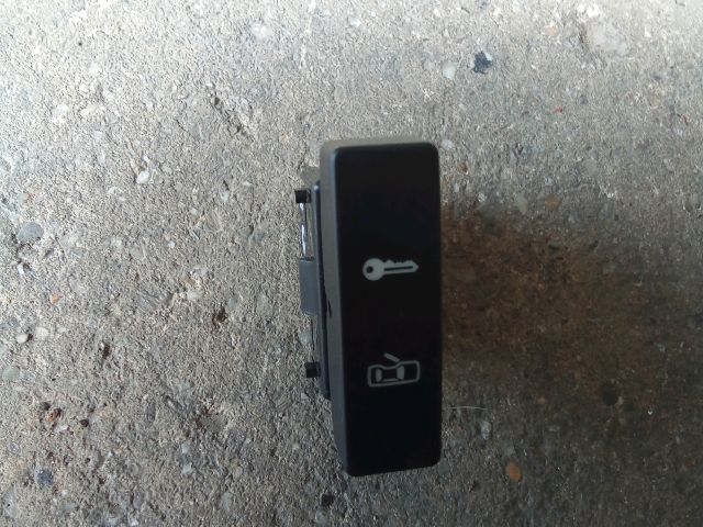 bontott VW TOUAREG Központizár Kapcsoló