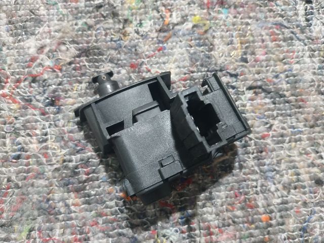 bontott VW TOUAREG Központizár Motor Tankajtó