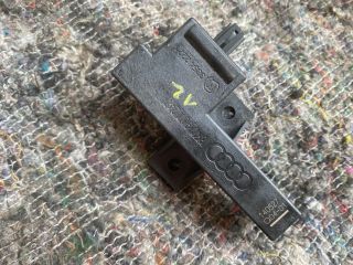 bontott VW TOUAREG Kulcs Nélküli Nyitás Jeladó