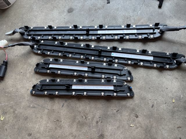 bontott VW TOUAREG Küszöb Díszléc Szett