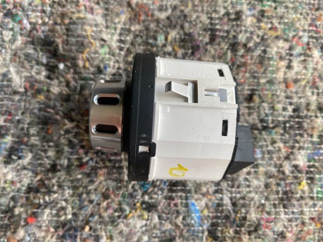 bontott VW TOUAREG Légrugó Kapcsoló