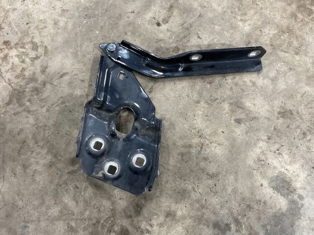 bontott VW TOUAREG Motorháztető Bal Zsanér