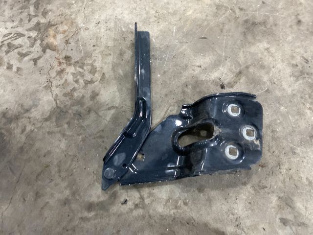 bontott VW TOUAREG Motorháztető Bal Zsanér