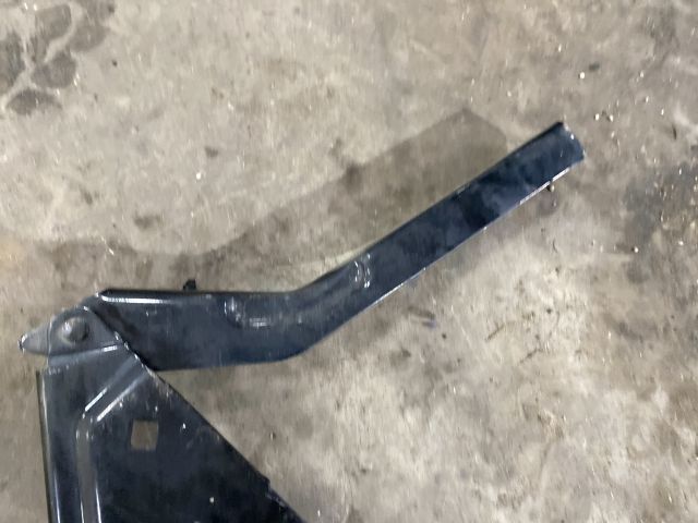 bontott VW TOUAREG Motorháztető Jobb Zsanér