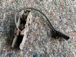 bontott VW TOUAREG Motorháztető Zárszerkezet