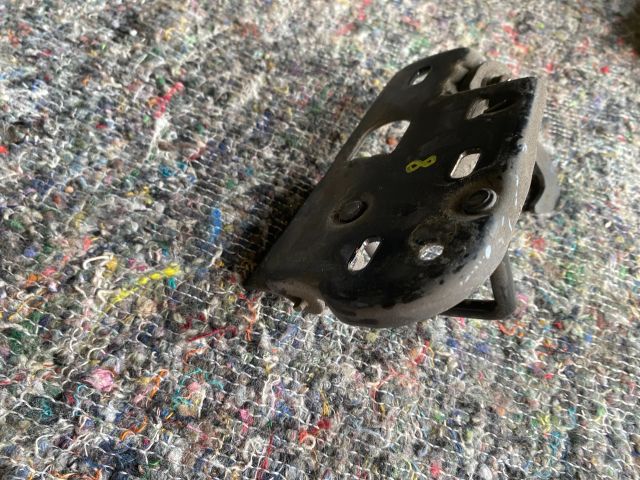 bontott VW TOUAREG Motorháztető Zárszerkezet