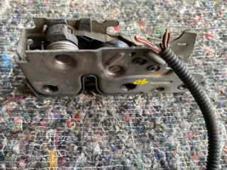 bontott VW TOUAREG Motorháztető Zárszerkezet