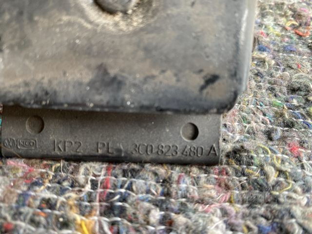 bontott VW TOUAREG Motorháztető Zárszerkezet