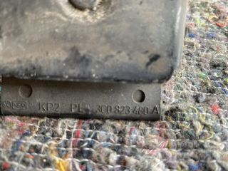 bontott VW TOUAREG Motorháztető Zárszerkezet