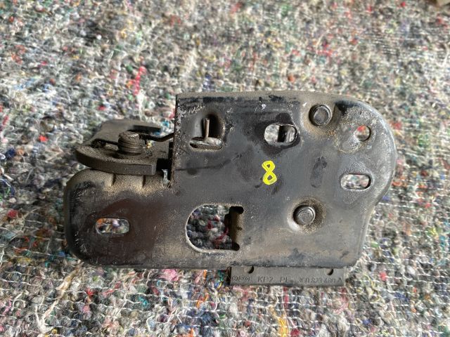 bontott VW TOUAREG Motorháztető Zárszerkezet