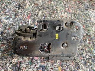 bontott VW TOUAREG Motorháztető Zárszerkezet