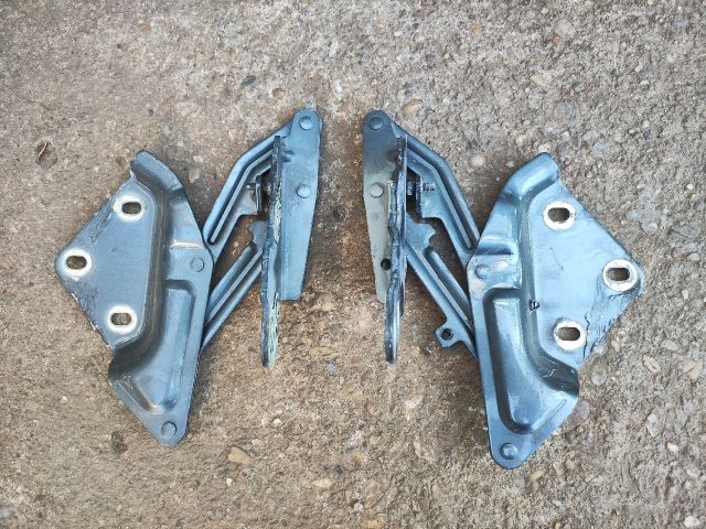 bontott VW TOUAREG Motorháztető Zsanér Pár