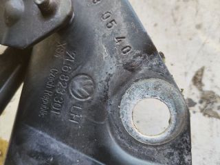 bontott VW TOUAREG Motorháztető Zsanér Pár