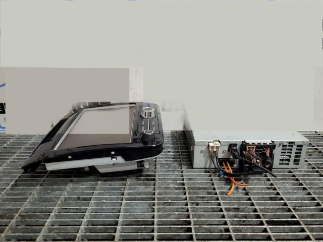 bontott VW TOUAREG Navigációs Fejegység