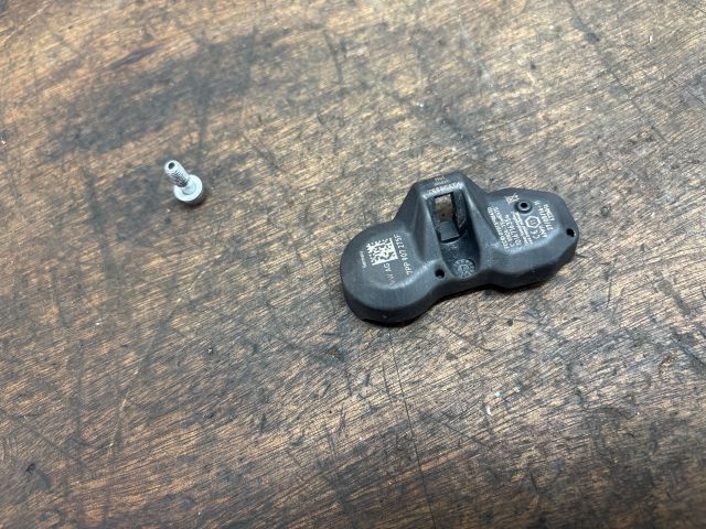 bontott VW TOUAREG Okos Kerékszelep