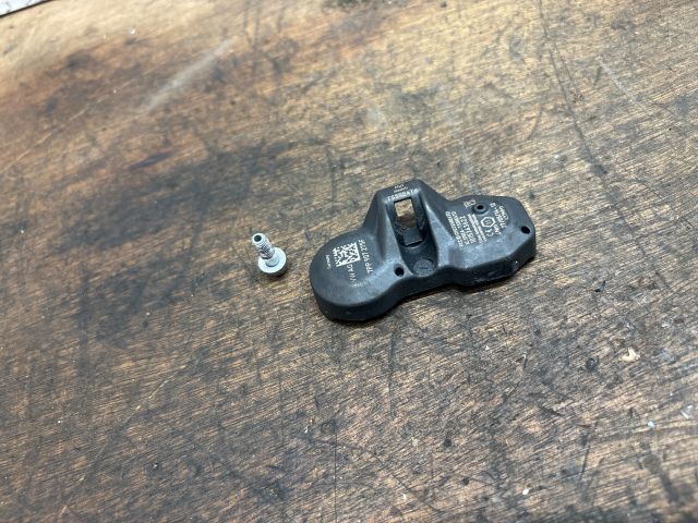 bontott VW TOUAREG Okos Kerékszelep