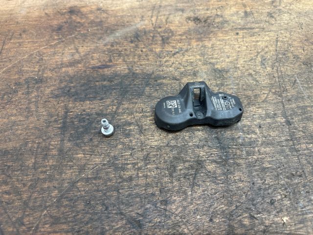 bontott VW TOUAREG Okos Kerékszelep