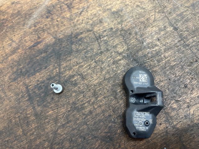 bontott VW TOUAREG Okos Kerékszelep