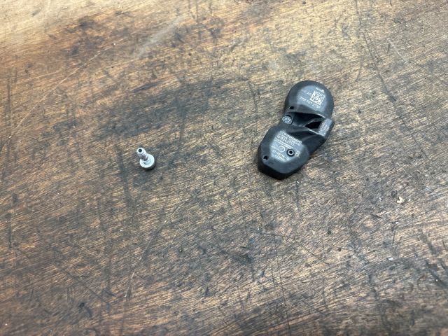 bontott VW TOUAREG Okos Kerékszelep