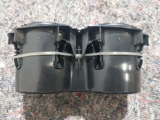 bontott VW TOUAREG Pohártartó