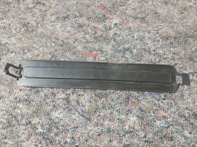 bontott VW TOUAREG Pollenszűrő Fedél