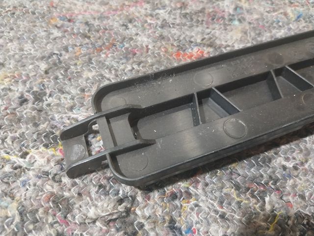 bontott VW TOUAREG Pollenszűrő Fedél