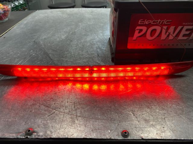 bontott VW TOUAREG Pótféklámpa