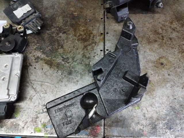 bontott VW TOUAREG Pótkerék Szerszámtartó