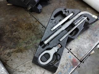 bontott VW TOUAREG Pótkerék Szerszámtartó