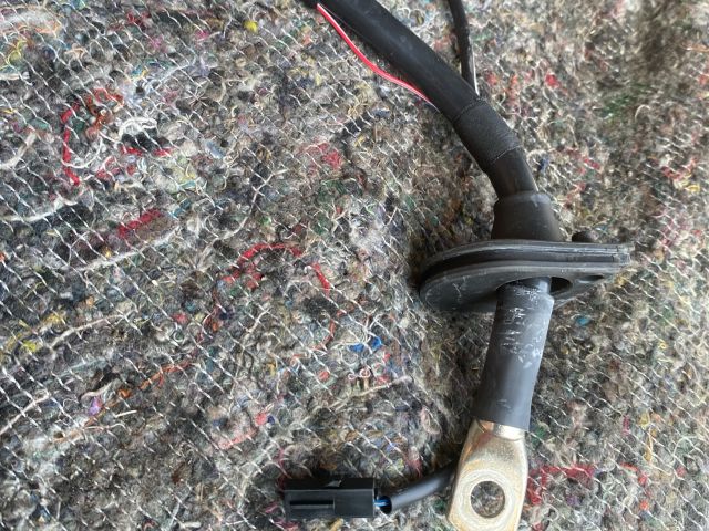 bontott VW TOUAREG Pozitív Kábel