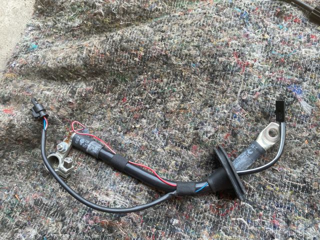 bontott VW TOUAREG Pozitív Kábel