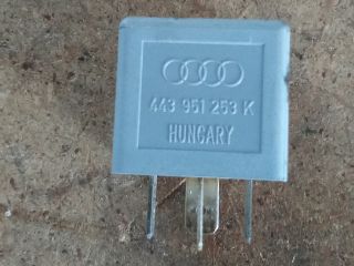 bontott VW TOUAREG Relé