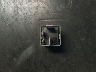 bontott VW TOUAREG Relé