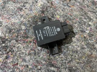 bontott VW TOUAREG Relé