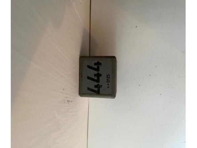 bontott VW TOUAREG Relé