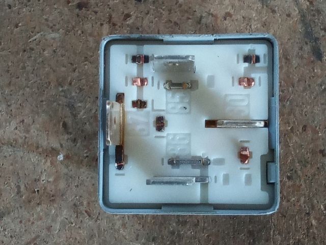 bontott VW TOUAREG Relé