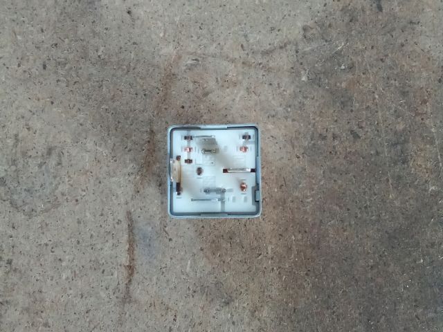 bontott VW TOUAREG Relé