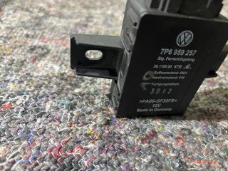 bontott VW TOUAREG Relé