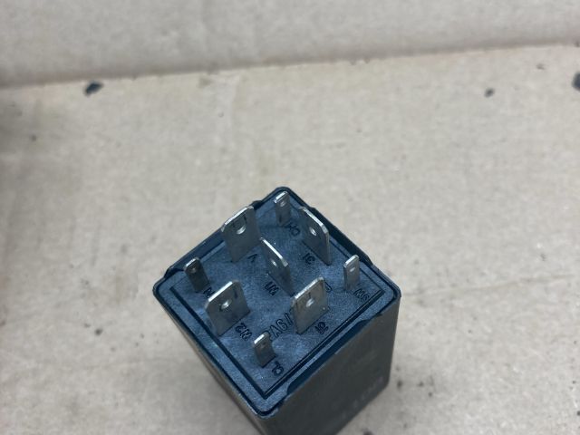 bontott VW TOUAREG Relé