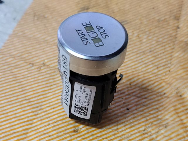 bontott VW TOUAREG Start / Stop Indító Gomb