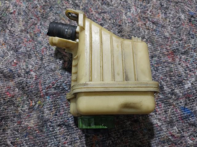 bontott VW TOUAREG Szervóolaj Tartály