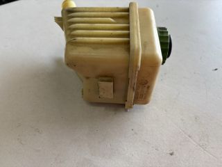 bontott VW TOUAREG Szervóolaj Tartály