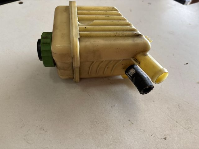 bontott VW TOUAREG Szervóolaj Tartály