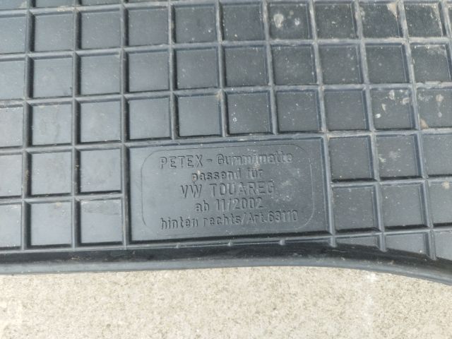 bontott VW TOUAREG Szőnyeg Szett