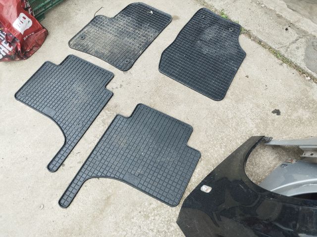 bontott VW TOUAREG Szőnyeg Szett