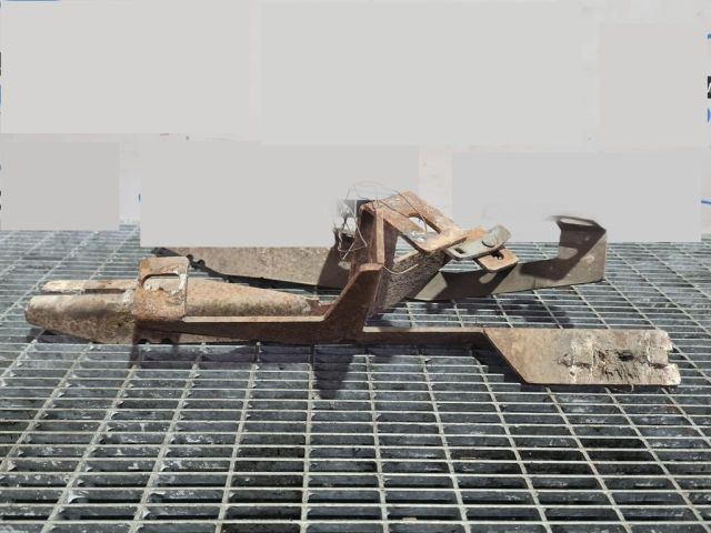 bontott VW TOUAREG Tartó Bak