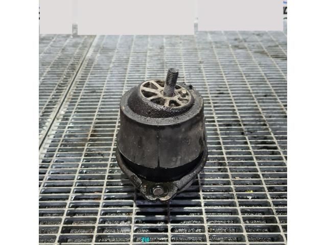 bontott VW TOUAREG Tartó Bak