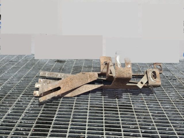 bontott VW TOUAREG Tartó Bak